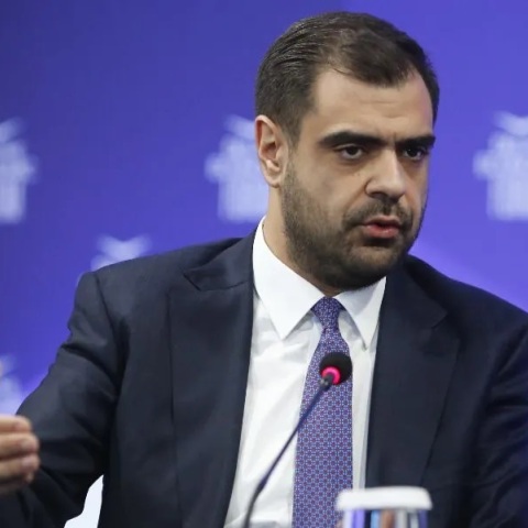 Παύλος Μαρινάκης: Το ΠΑΣΟΚ διυλίζει τον Στουρνάρα, αλλά καταπίνει την Ακρίτα