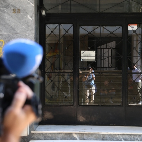 Κυψέλη: Οι Illuminati άλλαξαν το βρέφος στο μαιευτήριο και μας έδωσαν σατανιασμένο, υποστηρίζει ο 43χρονος