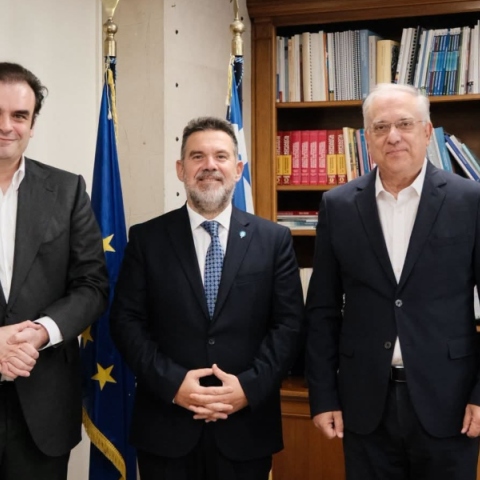 Κυρ. Πιερρακάκης - Τ. Θεοδωρικάκος: «Δικαίωμα στη Λήθη» για επιζώντες με ιστορικό καρκίνου 