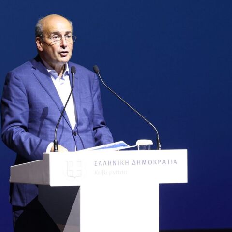 Χατζηδάκης: Η ΔΕΗ του 2019 κινδύνευε – Η ΔΕΗ του 2026 ρίχνει τις τιμές