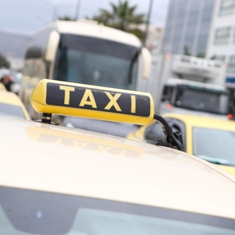 Νέα τιμολόγηση στις υπηρεσίες ταξί 