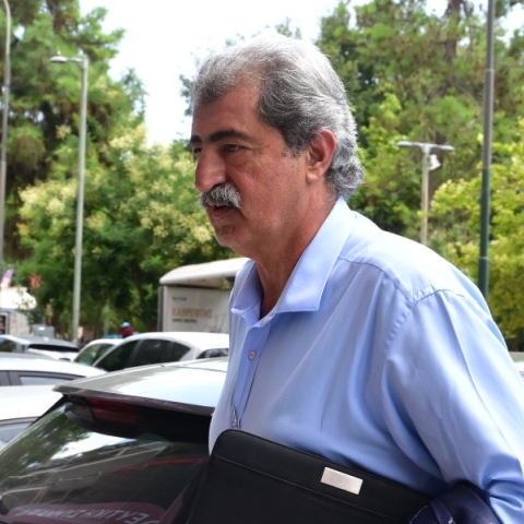 Παύλος Πολάκης για κβαντική ιατρική: «Δεν υπάρχει αυτό, είναι π...ρια μάντολες»