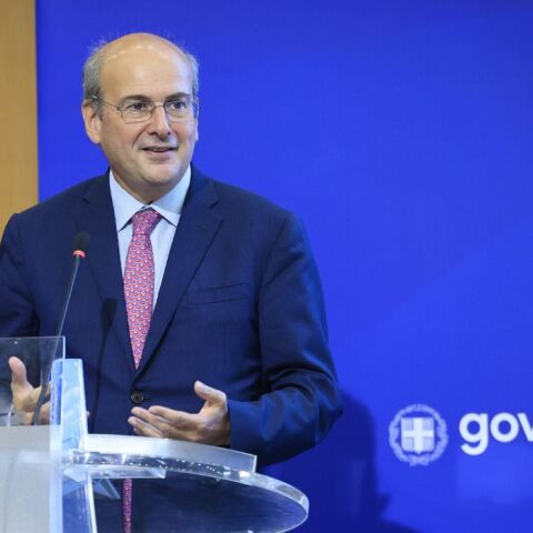 Χατζηδάκης: «Μεγάλο έργο για τη Δυτική Μακεδονία το data center της Amazon στην Κοζάνη»