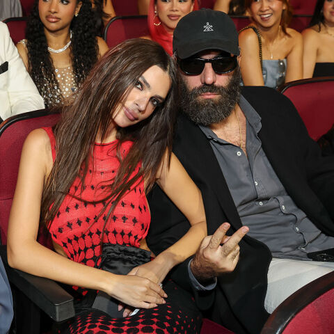 Έμιλι Ραταϊκόφσκι: Η τολμηρή εμφάνιση στα MTV VMAs και η αφιέρωση στον Ρομέν Γαβρά