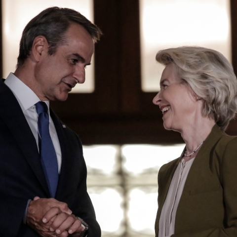 Bloomberg: Η επιστολή Μητσοτάκη στην Ούρσουλα φον ντερ Λάιεν για το ενεργειακό κόστος