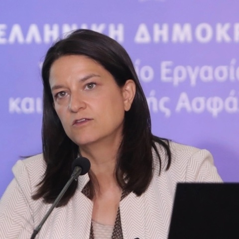 Νέο νομοσχέδιο για τα όρια της Τεχνητής Νοημοσύνης στην εργασία προωθεί η Νίκη Κεραμέως	