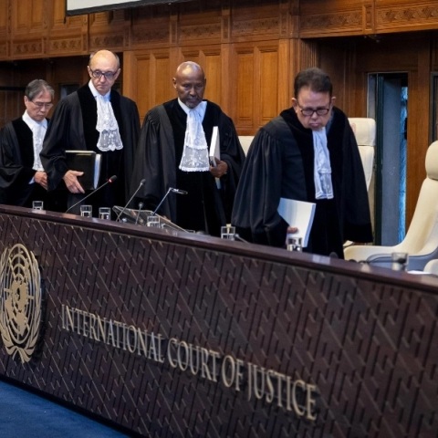 Η Ουάσινγκτον επιβάλλει κυρώσεις εις βάρος του «αδίστακτου» Διεθνούς Ποινικού Δικαστηρίου