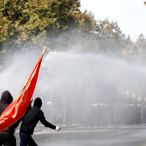 Αλβανία: Ο Έντι Ράμα απευθύνει έκκληση για ηρεμία και καταγγέλλει «ξένα χέρια» πίσω από τις διαδηλώσεις