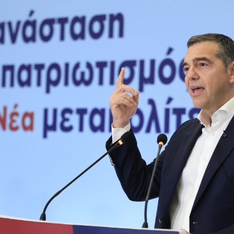 Τσίπρας από την Καρδίτσα: «Τα λεφτά εμείς θα τα βρούμε στην εντιμότητά μας» 