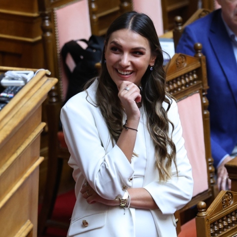 Η Μυρτώ Κοροβέση προσχωρεί στην Κοινοβουλευτική Ομάδα του ΠΑΣΟΚ 