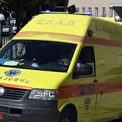 Θεσσαλονίκη: Στο νοσοκομείο ανήλικος που παρασύρθηκε από αυτοκίνητο έξω από σχολείο στη Καλαμαριά