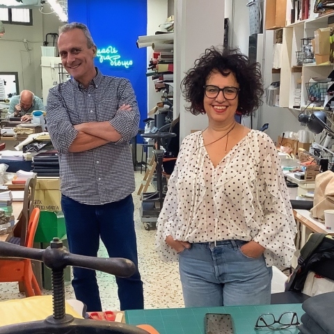 Καλλιτεχνικό Βιβλιοδετείο: Ένας Παράδεισος από χαρτί και δέρμα στην οδό Κωστή Παλαμά