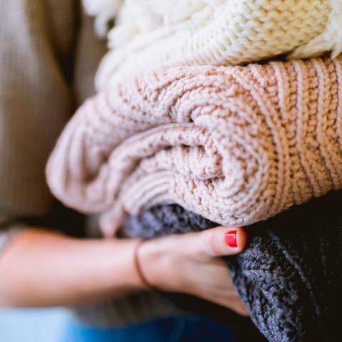 7 συμβουλές που θα παρατείνουν τη ζωή των αγαπημένων σου πλεκτών 