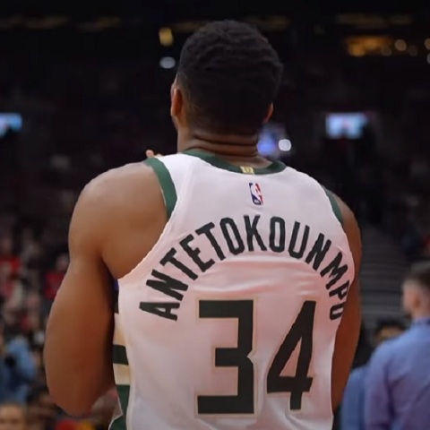 Ο Γιάννης Αντετοκούνμπο