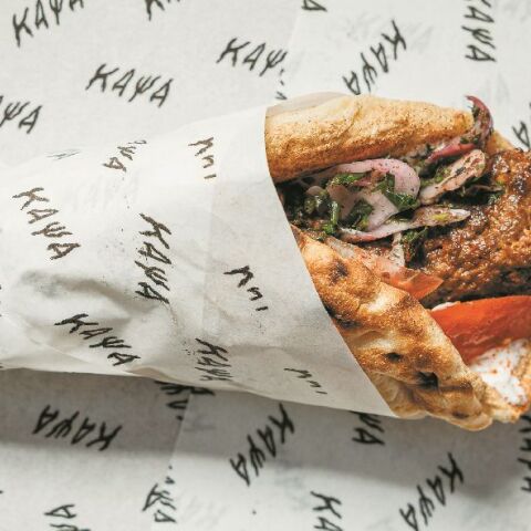 Κάψα: Χειροποίητα σουβλάκια από τον Χριστόφορο Πέσκια