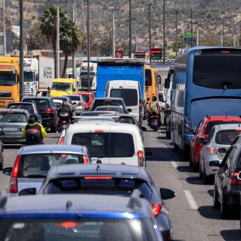 Κίνηση τώρα σε Αττική Οδό, Κηφισό και Λεωφόρο Σχιστού - Προβλήματα σε Λένορμαν και Φυλής