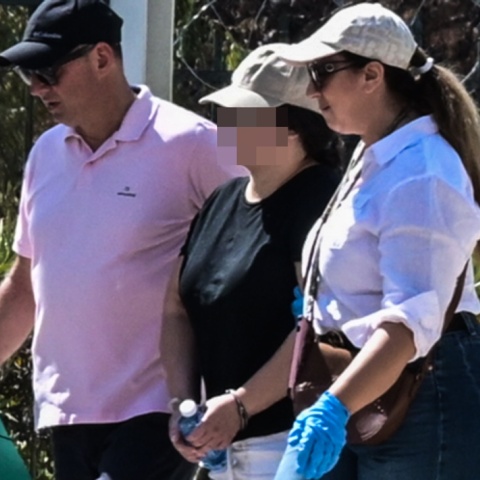 Η 32χρονη μητέρα που άφησε το νεκρό κοριτσάκι της στην παραλία Έδεμ στο Παλαιό Φάληρο