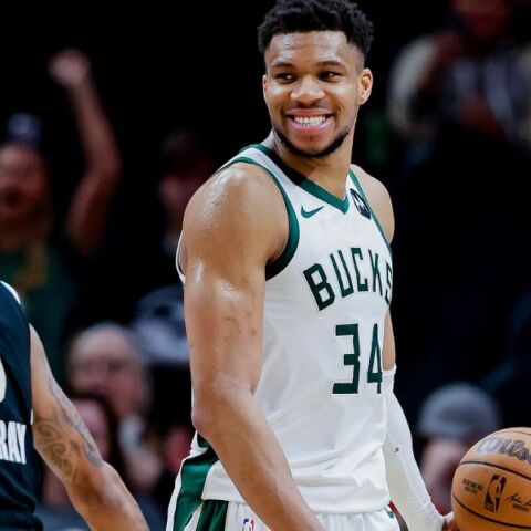 O Γιάννης Αντετοκούνμπο επέστρεψε χθες για πρώτη φορά αυτή τη σεζόν στις προπονήσεις με τους Μιλγουόκι Μπακς και μίλησε για τη νέα σεζόν.