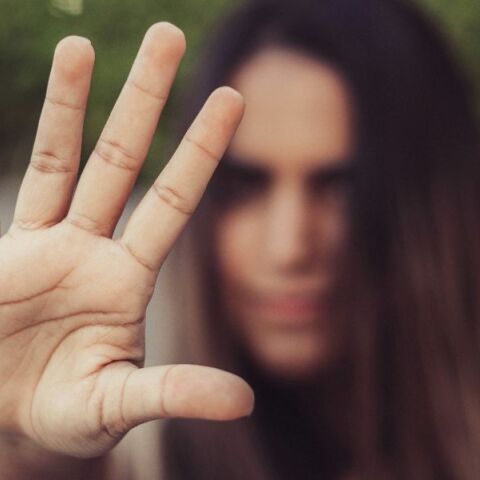 «Ο πατέρας μας βίαζε και τις δύο αδελφές μου, η μητέρα μου τα ήξερε όλα»: Συγκλονίζει ο αδελφός των κοριτσιών στη Μεσαρά 