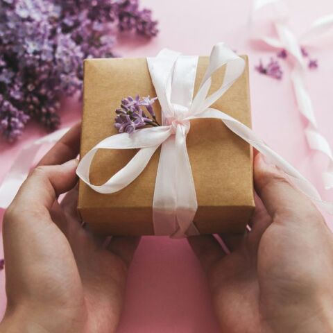 Ποιοι γιορτάζουν σήμερα 8 Δεκεμβρίου 2025; Το εορτολόγιο της Athens Voice σου τους θυμίζει. Μην ξεχάσεις να τους δώσεις τις καλύτερες ευχές σου!