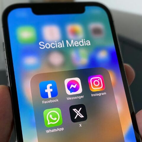 ΕΕ: Επέβαλε πρόστιμο 120 εκατ. ευρώ στο X του Έλον Μασκ για παραβιάσεις του Νόμου Ψηφιακών Υπηρεσιών - Παραπλανητικά μπλε τικ, έλλειψη διαφάνειας σε διαφημίσεις