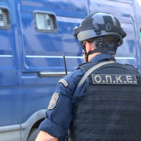 Ανήλικος στο Ίλιον κατήγγειλε περιστατικό αστυνομικής αυθαιρεσίας - Συνελήφθη ένας αστυνομικός της ΟΠΚΕ - Η ανακοίνωση της ΕΛΑΣ