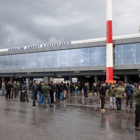 Αγρότες στο αεροδρόμιο Ηρακλείου «Νίκος Καζαντζάκης»