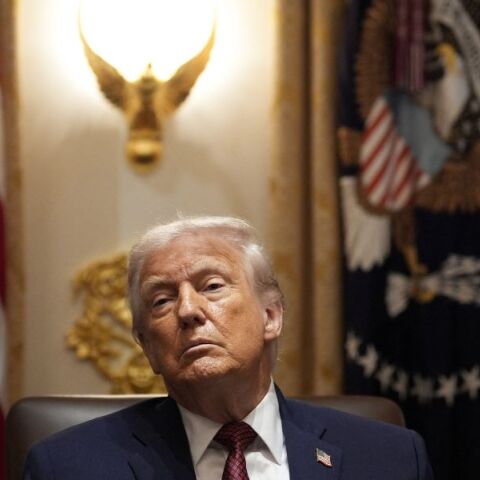 Ο Ντόναλντ Τραμπ υπαινίχθηκε ότι θα μπορούσε να σταματήσει να υποστηρίζει την Ουκρανία - Επέκρινε την Ευρώπη ως «αδύναμη» και «σε παρακμή»