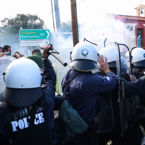 ΕΛΑΣ: Διαψεύδει τη χρήση πλαστικών σφαιρών στις αγροτικές κινητοποιήσεις στην Κρήτη