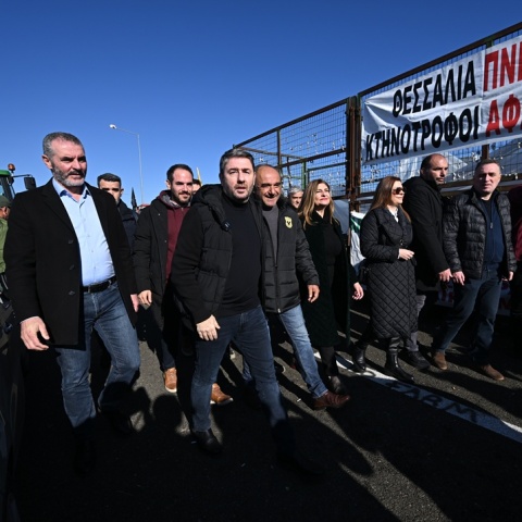 Ο Νίκος Ανδρουλάκης στα μπλόκα των αγροτών στην Καρδίτσα και τα Τρίκαλα