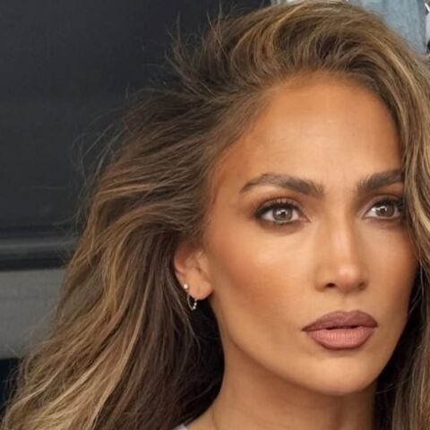 Η Τζένιφερ Λόπεζ στόλισε για τα Χριστούγεννα - και αποκάλυψε κατά λάθος πού μένει σήμερα