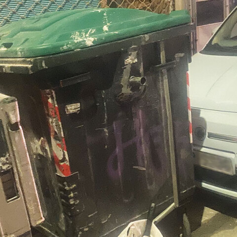 Σε βλέπω, γαϊδούρι