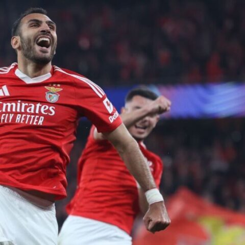 Αποθέωση της Α’Bola για τον σεληνιασμένο Παυλίδη: «Αμείλικτος»