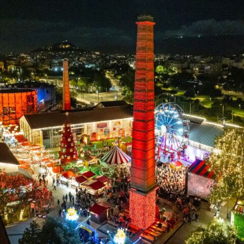 Η Αθήνα γιορτάζει (και δεν μένει σπίτι)