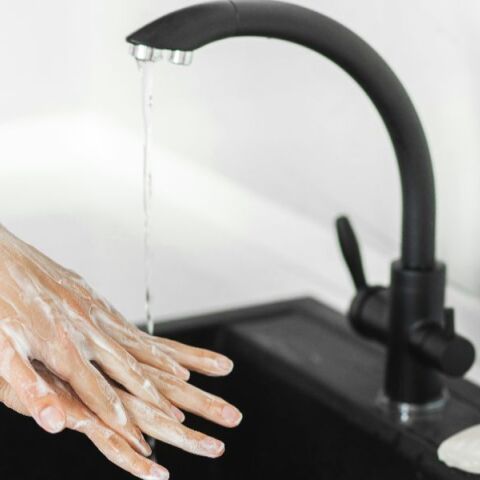 ΕΥΔΑΠ: Πόσο θα αυξηθούν οι λογαριασμοί νερού στην Αττική - Νέο πάγιο για νοικοκυριά και επιχειρήσεις