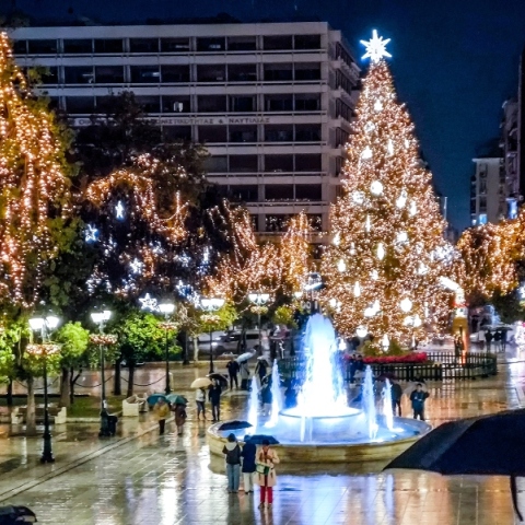 Γιορτινή Αθήνα: η θλιβερή διαφορά της από άλλες ευρωπαϊκές πόλεις