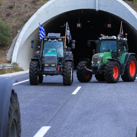 Πρωτοχρονιά στα μπλόκα θα κάνουν οι αγρότες - Κλείνει στις 12:00 η Εθνική οδός στο ρεύμα προς Αθήνα