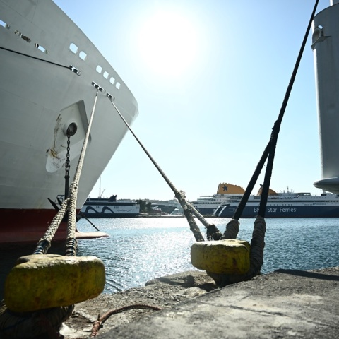 Δεμένα πλοία στα λιμάνια