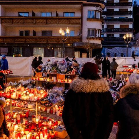 Κραν Μοντανά: Είχε στενέψει ασφυκτικά τη σκάλα ο ιδιοκτήτης - Tα θύματα παγιδεύτηκαν στις φλόγες