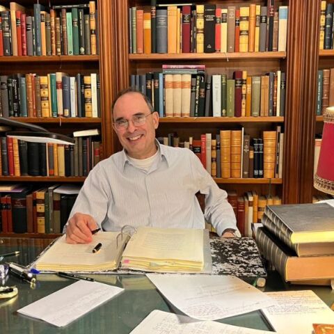 Ήρκος Αποστολίδης: Δεν μπορώ να βγάλω ένα βιβλίο όποτε θέλει ο εκδότης ή το αναγνωστικό κοινό