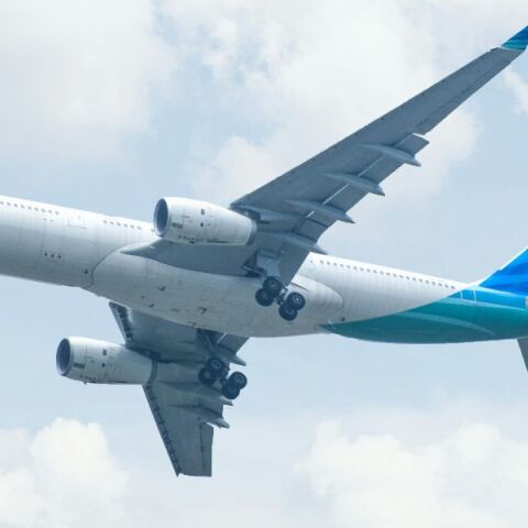 Ινδονησία: Χάθηκε από τα ραντάρ αεροσκάφος με 11 επιβαίνοντες, έρευνες σε εξέλιξη