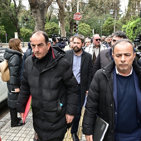 Ξεκίνησε η συνάντηση Μητσοτάκη με την 31μελη αντιπροσωπεία των αγροτικών μπλόκων