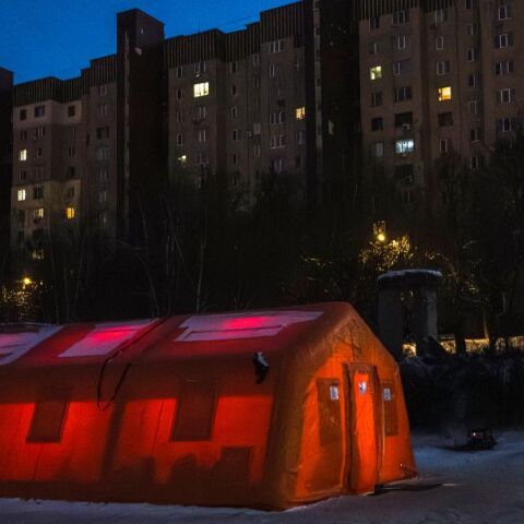 Η ΕΕ στέλνει 447 γεννήτριες στην Ουκρανία για την προστασία αμάχων από τον παγετό, ενισχύοντας νοσοκομεία και κρίσιμες υποδομές εν μέσω ρωσικών επιθέσεων