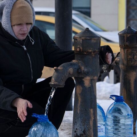 Ουκρανία: Χωρίς θέρμανση 1.700 κτίρια στο Κίεβο μετά από ρωσικά πλήγματα - Ο Ζελένσκι καταγγέλλει 1.700 επιθέσεις με drones σε μία εβδομάδα κατά των υποδομών.