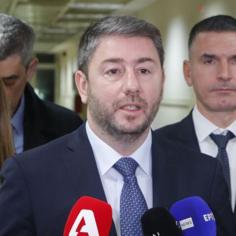 Συλλυπητήρια του προέδρου του ΠΑΣΟΚ για την τραγωδία στη Βιολάντα - Ζητά ουσιαστικά μέτρα ασφάλειας στους χώρους δουλειάς