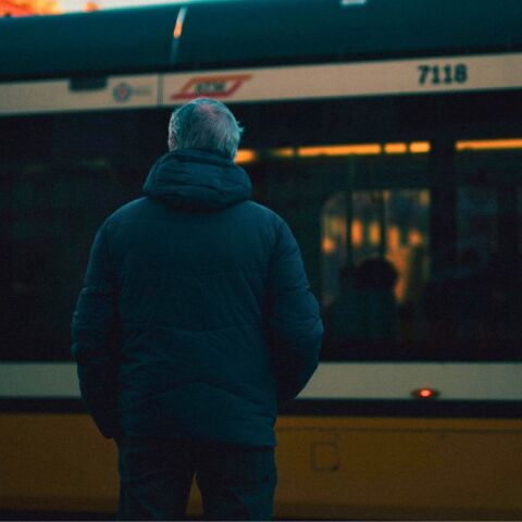 Η Ελλάδα γερνά: Είναι το δημογραφικό το μεγαλύτερο πρόβλημα της χώρας; 