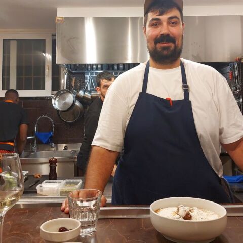 Φλάρος: Το νέο, σύγχρονο καφενείο στο Παγκράτι