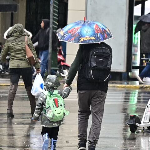 Καιρός: Πορτοκαλί συναγερμός από την ΕΜΥ για σφοδρές καταιγίδες σε όλη τη χώρα την Πέμπτη
