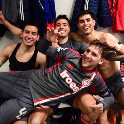 Ολυμπιακός: Έξαλλοι πανηγυρισμοί στα αποδυτήρια μετά την πρόκριση - Το βίντεο που κάνει τον γύρο του διαδικτύου