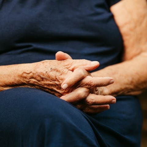 Χέρι ηλικιωμένης